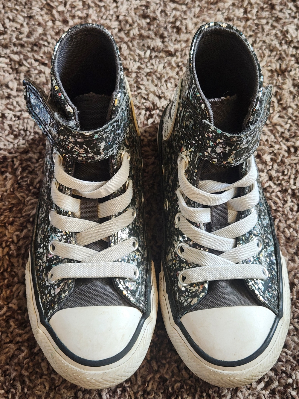 Converse Kids High-Top Sneakers in Black with White Laces and Multicolor Fleck